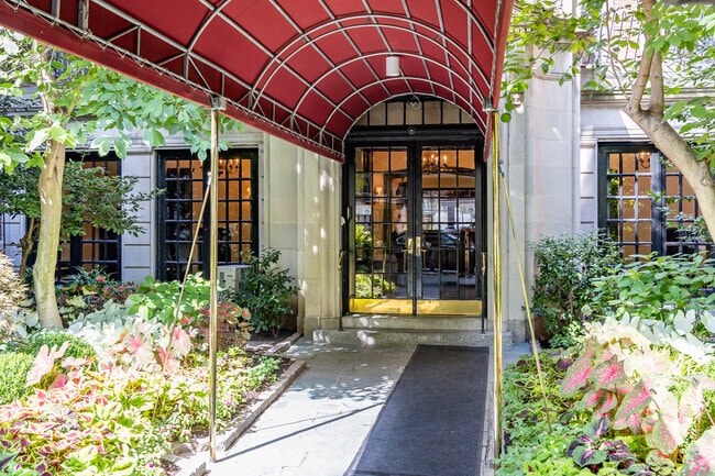 Entrance - 333 E 68th St