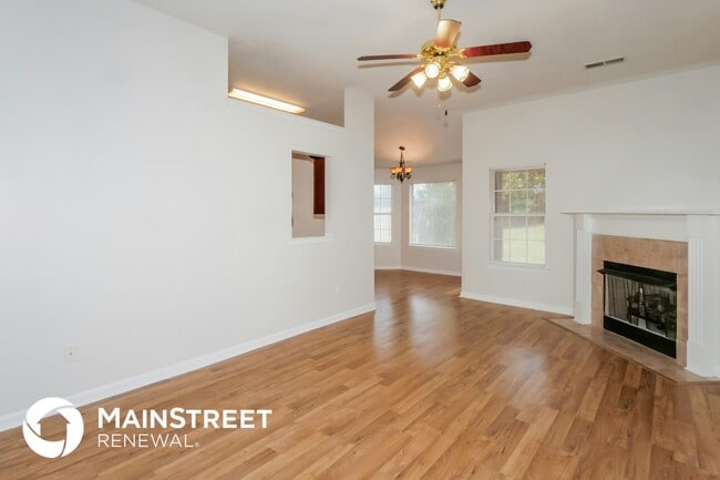 Photo - 8486 Clubview Dr