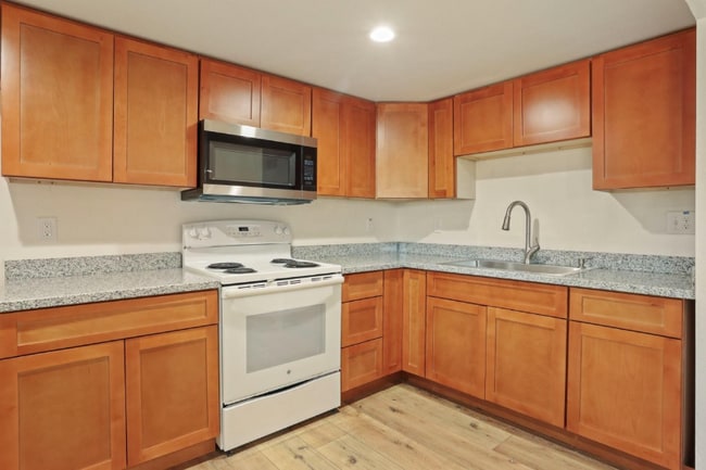 Photo - 528 Joseph Rd