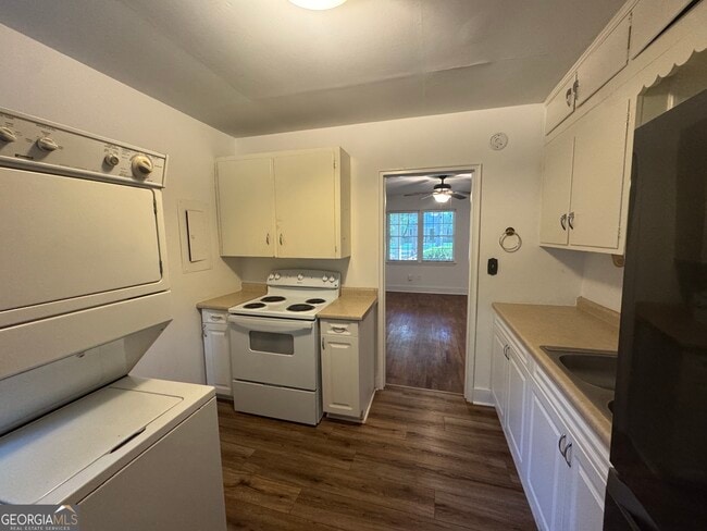 Photo - 253 Springdale St