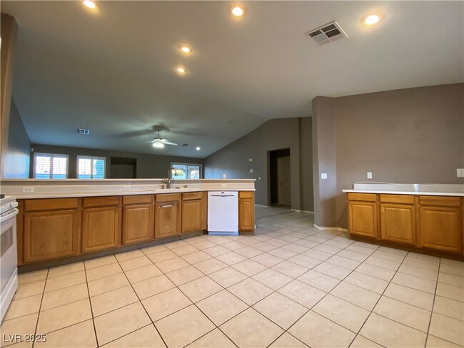 Photo - 556 Green Gables Ave