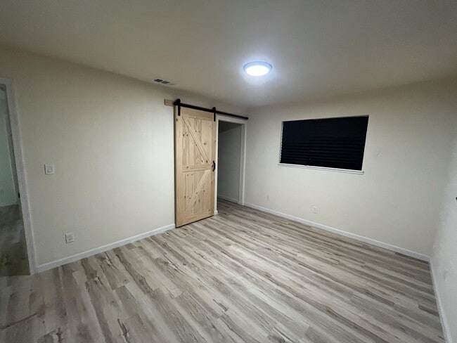 Photo - 3021 Farris Ave