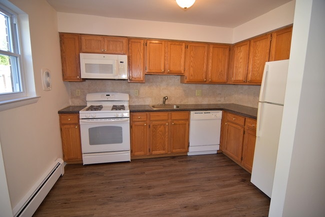 Photo - Manchester Village