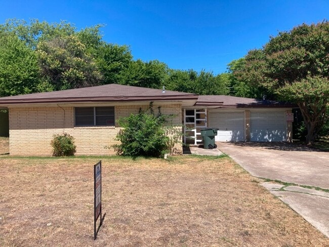 Building Photo - 615 S 10th St Rental