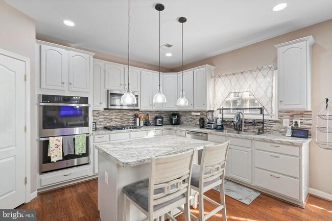 Photo - 523 Windermere Drive