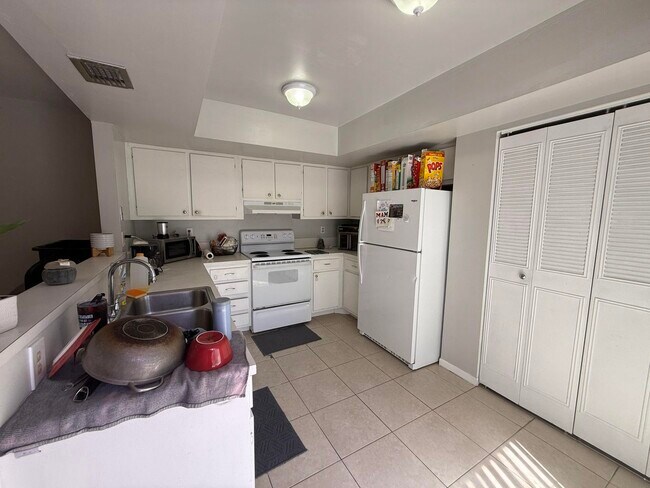 Photo - 11904 Basin St S