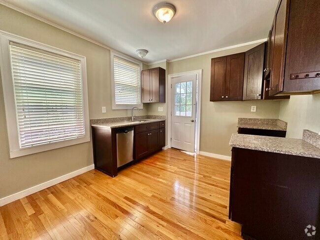 Building Photo - 76 Farquhar St Unit 3 Rental