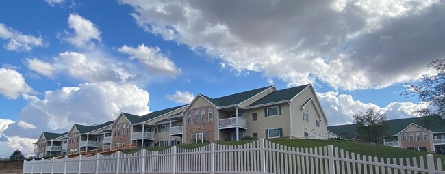 Hawks Ridge Apartments - Hawks Ridge Apartments