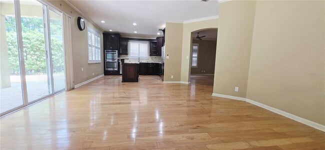 Photo - 230 W Tarrington Dr