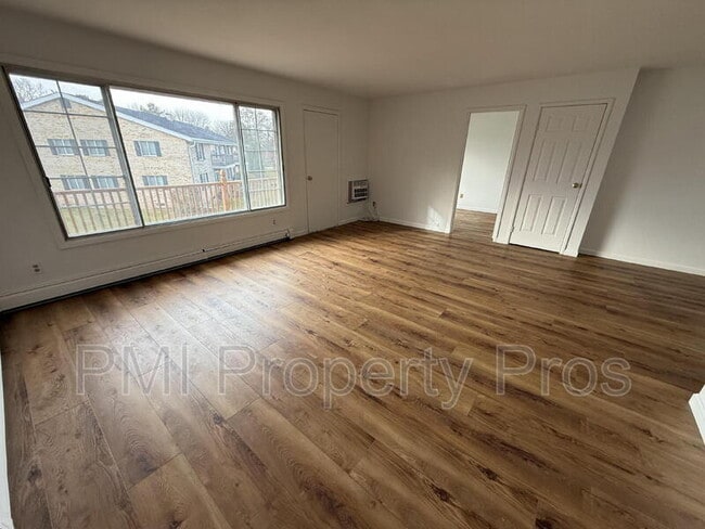 Photo - 139 Heidel Rd Unit Apt 7