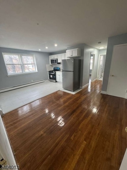 Building Photo - 711 Plainfield Ave Unit 2D