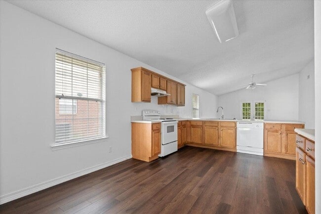 Photo - 2659 Rosebud Dr E