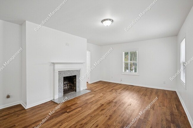 Photo - 2649 Blount St