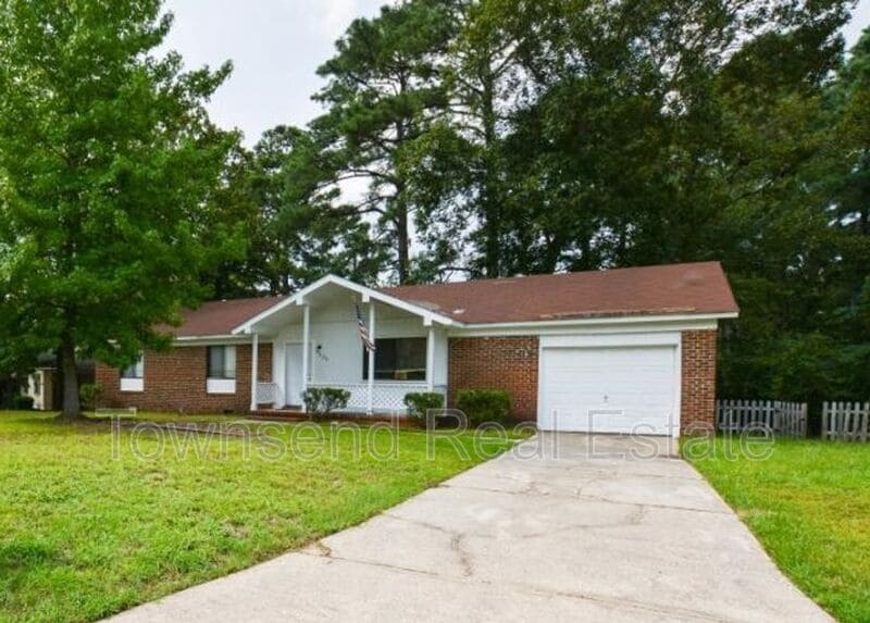 Photo - 836 Muskegon Dr