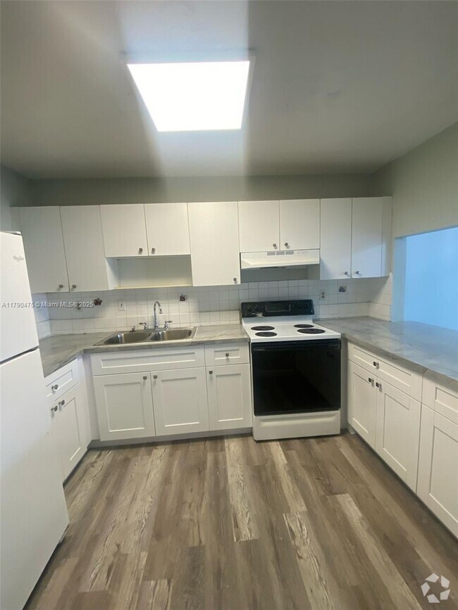Building Photo - 305 W 68th St Unit 212 Rental
