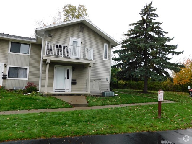 Building Photo - 447 Eastbrooke Ln Rental