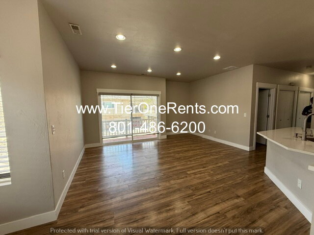 Photo - NO DEPOSIT option for qualified renters