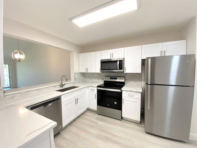 Photo - ** NEWCASTLE AT BERKSHIRE LAKES ** 2 BED / 2 BATH CONDO - GREAT LOCATION! - ANNUAL RENTAL