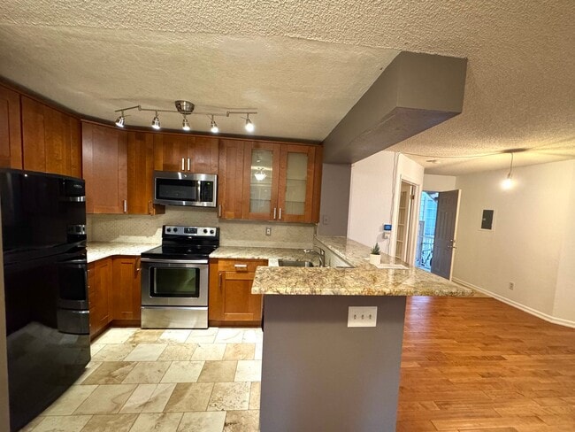 Photo - 6048 Gunbarrel Ave