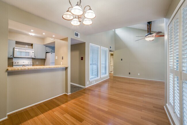 Photo - 2 Bedroom/2 Bath Woodmont Townhomes