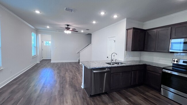 Photo - Modern 3-Bedroom Townhome in Gated Community – Prime Location!