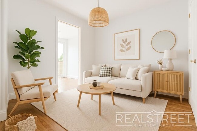 Building Photo - Luxury 2 BR in Bushwick with Balcony & Roo... Rental