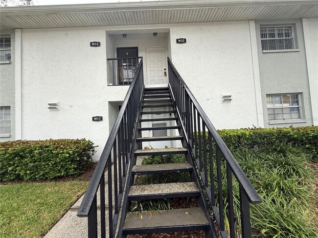 Building Photo - 3802 N Oak Dr Unit W22 Rental