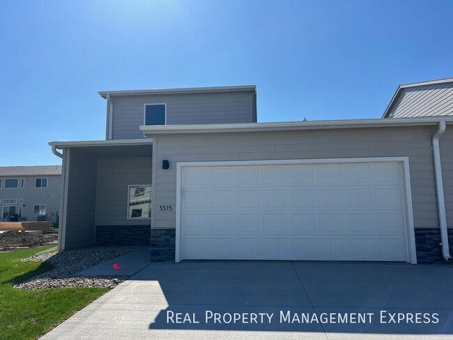 Modern 3-Bed, 2.5-Bath Home in West Sioux ... - Modern 3-Bed, 2.5-Bath Home in West Sioux ...