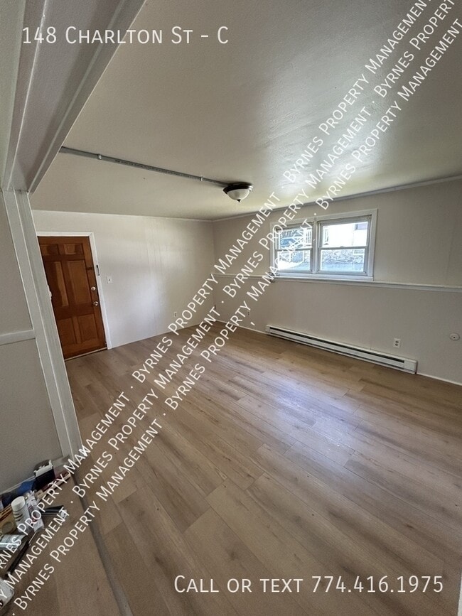 Building Photo - 148 Charlton St Unit C