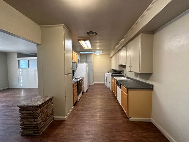 422 1/2 North St
