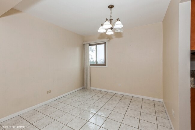 Photo - 787 Wilson Ave Unit 17