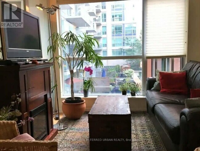 230 King St E Unit 304