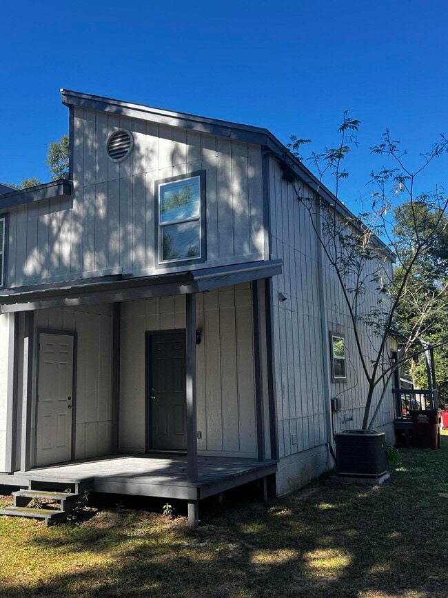 Photo - 124 Hampton Dr