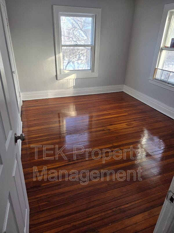 Photo - 541-543-543 Remington St