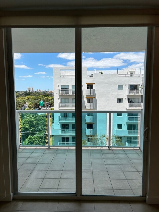 Photo - 1723 SW 2nd Ave Unidad Apt 705