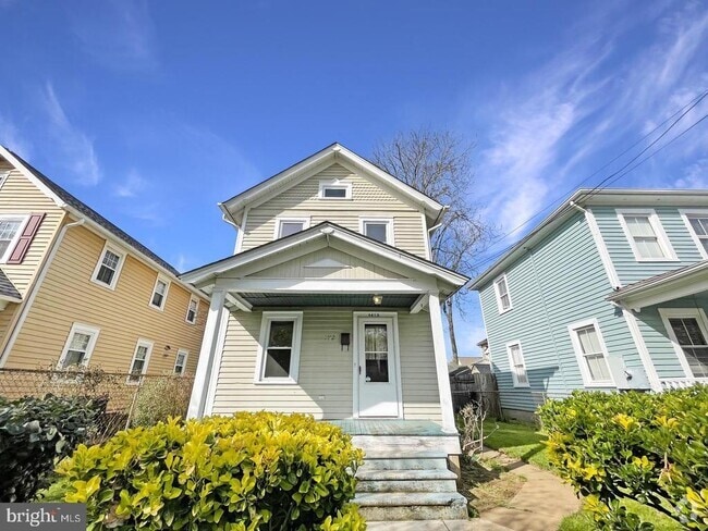 Building Photo - 1412 Charles St Rental