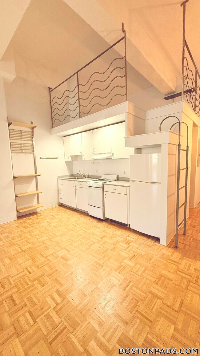 Photo - 61 Brookline Ave Unit 207