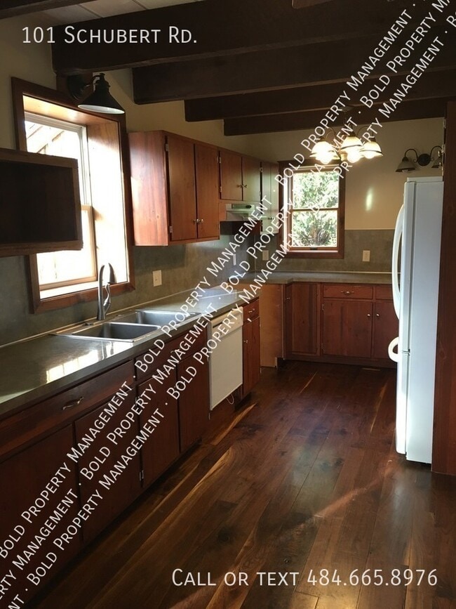 Photo - 101 Schubert Rd