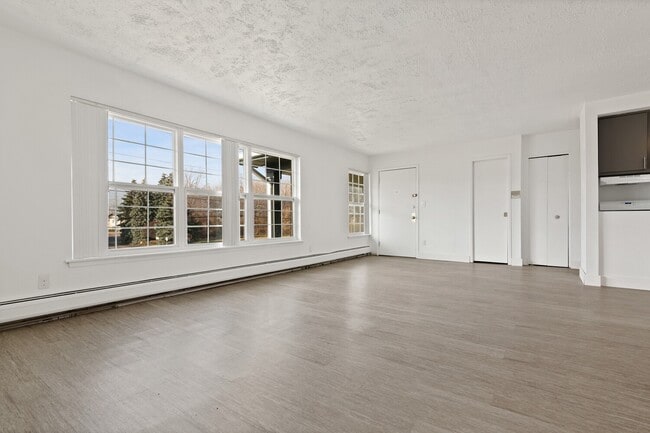 Photo - Cove On 13 - Roseville, MI