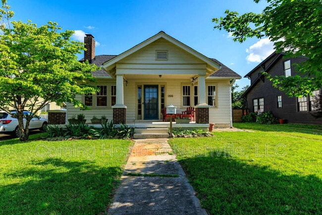 Photo - 1806 Russell St House