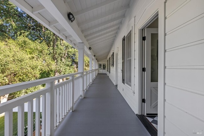 Photo - 989 Rutherford Rd