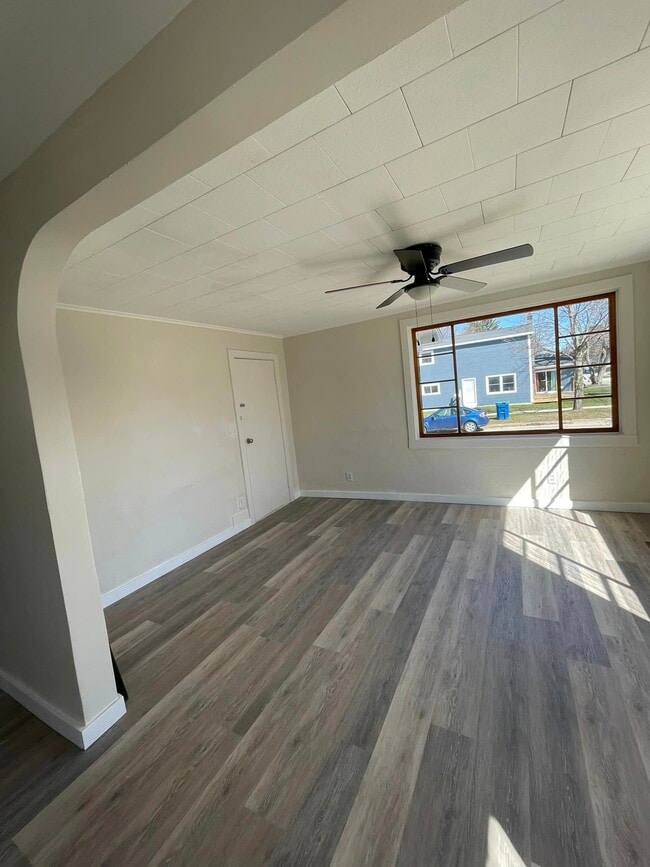 Photo - 308 5th St Unit #2