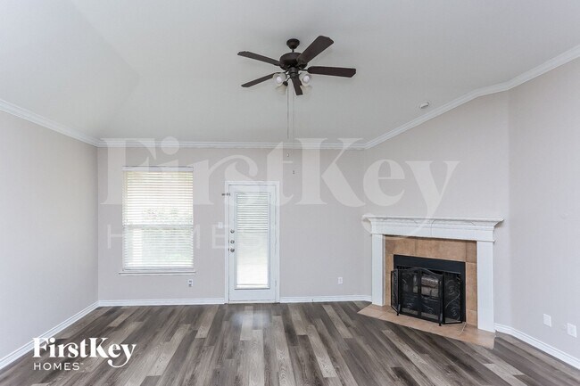 Photo - 905 Sheryn Dr