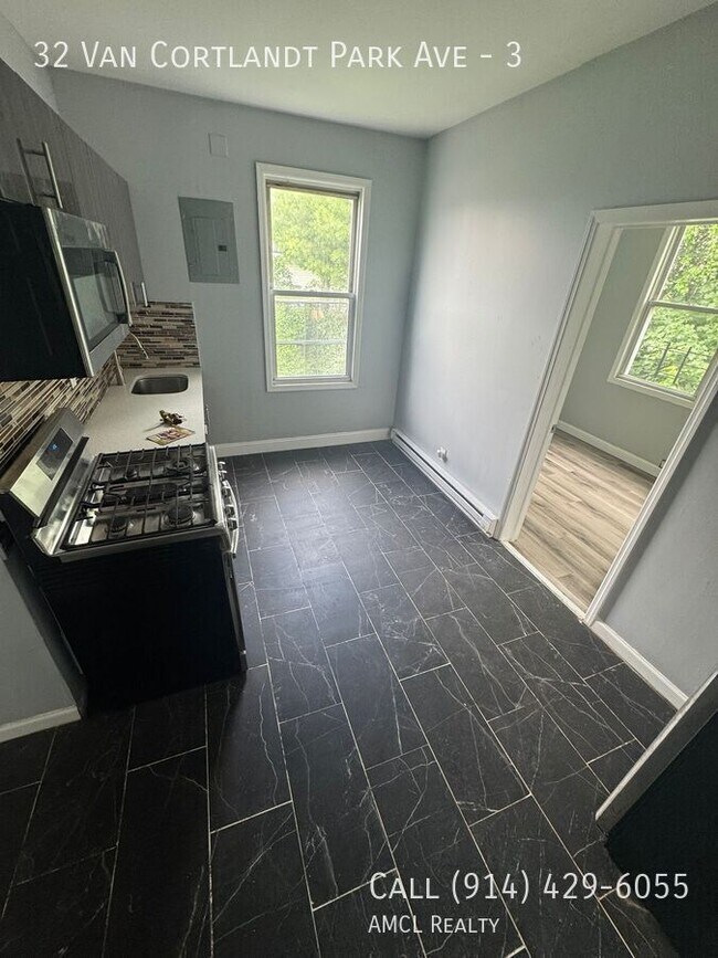 Photo - 32 Van Cortlandt Park Ave Unidad 3