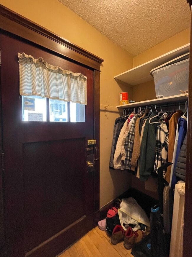 Photo - AVAILABLE JUNE - 4 Bed 2 Bath Charming Home