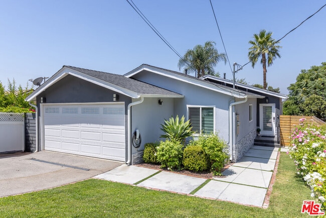 Photo - 10315 Fairgrove Ave