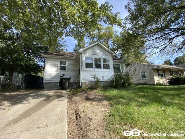 Building Photo - 1229 Merle Hay Rd Rental