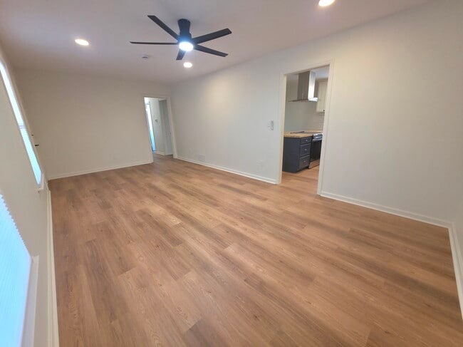 Photo - 3501 Montreal Way