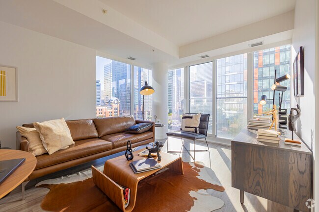 1BR, 1BA - 611SF - Living Room - SODO