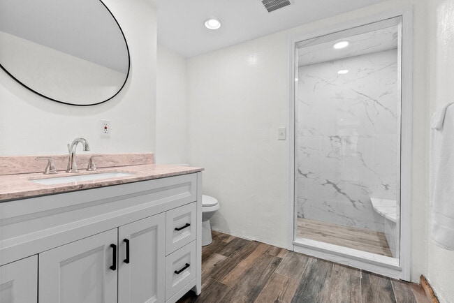 Photo - 1053 Red Moon Rd